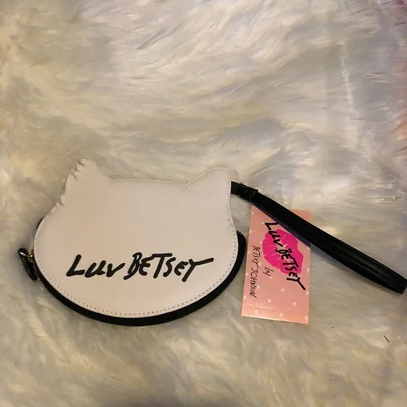 betsey johnson reindeer wristlet - Picture 3 of 4